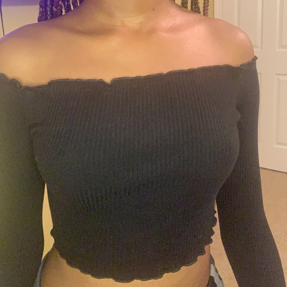 Black crop top